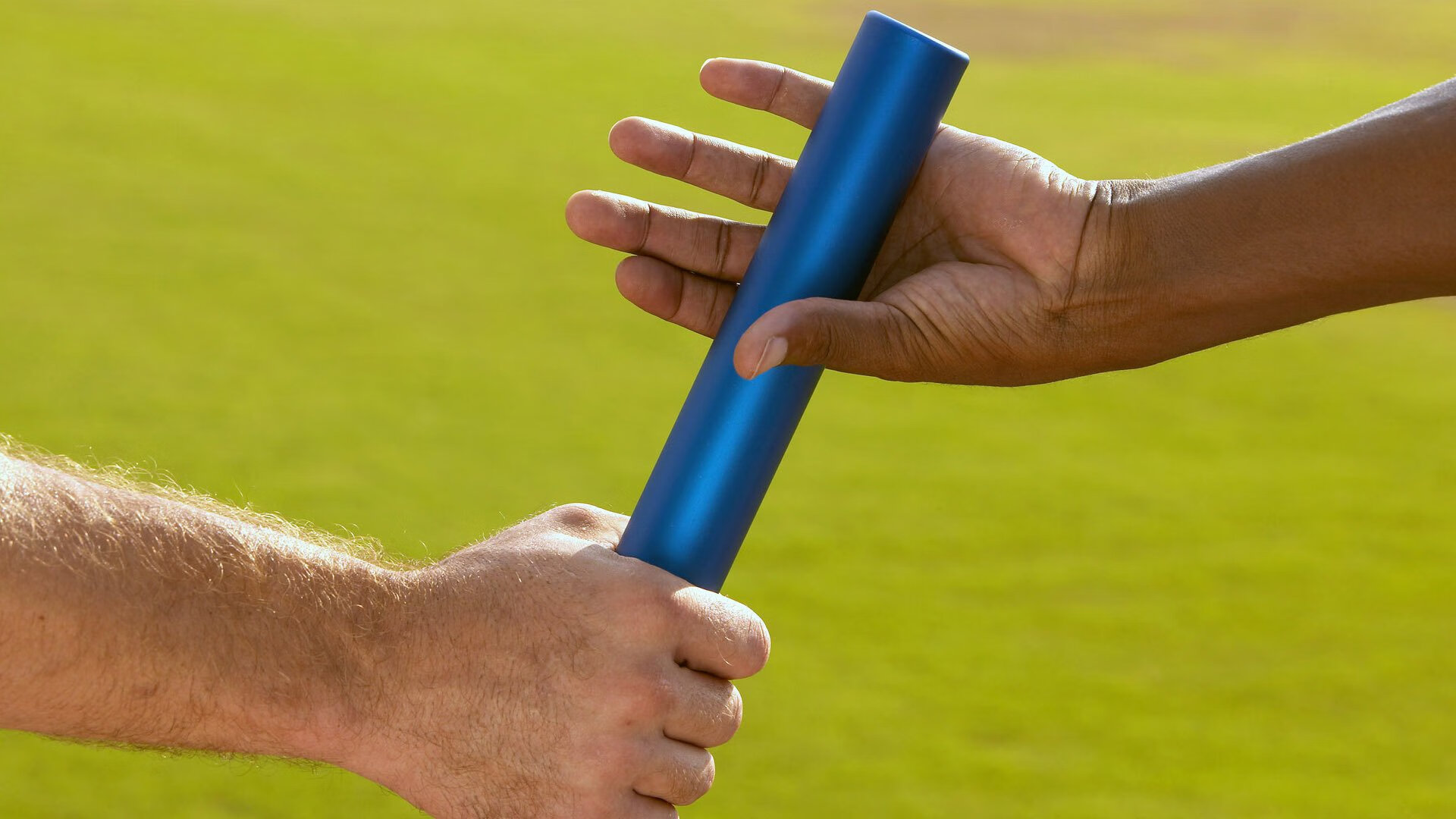 “英超冠军争夺战持续升温，战况异常激烈”，英超 联赛冠军