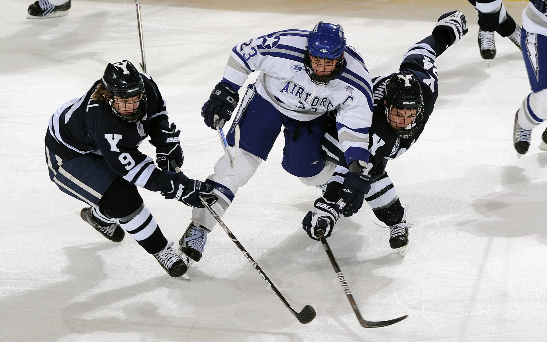 开云APP-顶级硬地赛：反应速度与技术的终极比拼